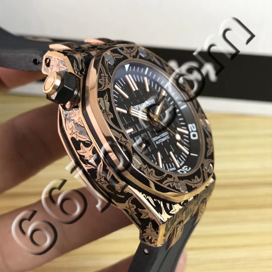 オーデマピゲ時計背面デザイン